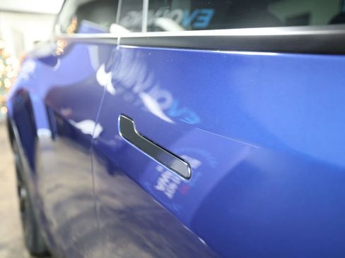 Used 2022 Tesla Model Y Long Range image 16