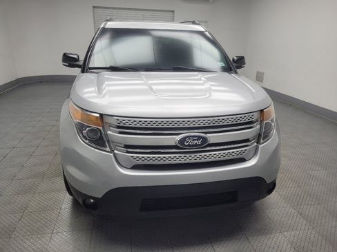 Used 2015 Ford Explorer XLT w/ Equipment Group 202B FWD image 14