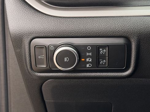 Certified 2024 Ford Explorer XLT w/ Equipment Group 202A image 23