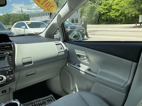 Used 2012 Toyota Prius V Five FWD image 15