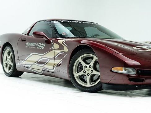 Used 2003 Chevrolet Corvette Coupe w/ Preferred Equipment Group RWD image 3