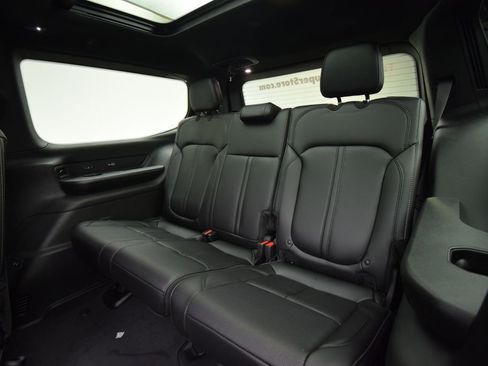 New 2026 Jeep Grand Wagoneer 4WD image 38