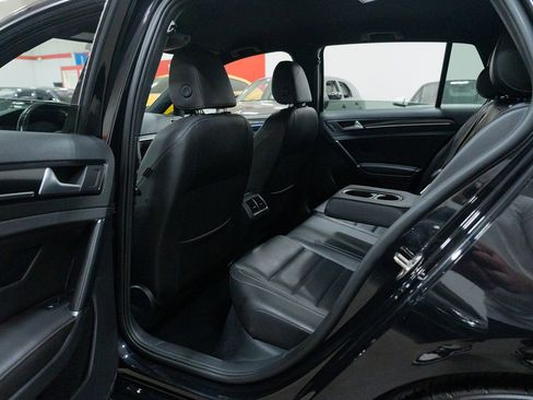 Used 2016 Volkswagen Golf 4-Door image 17