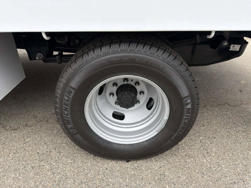 New 2026 Ford F350 XL w/ XL Chrome Package RWD image 6
