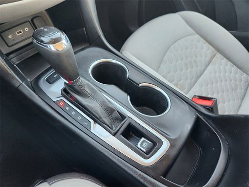 Used 2019 Chevrolet Equinox LS image 21