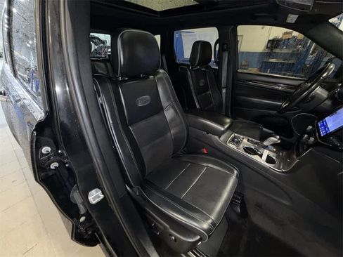 Used 2019 Jeep Grand Cherokee Overland image 16