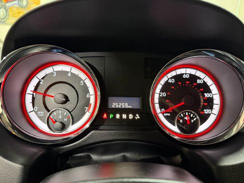 Used 2019 Dodge Grand Caravan SE FWD image 35