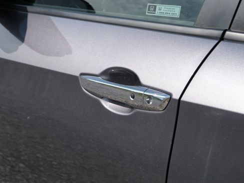 Used 2020 Honda Civic Touring image 5