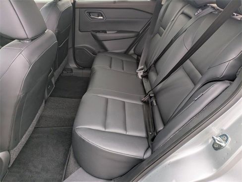 Used 2023 Nissan Rogue SV w/ SV Premium B Package image 30