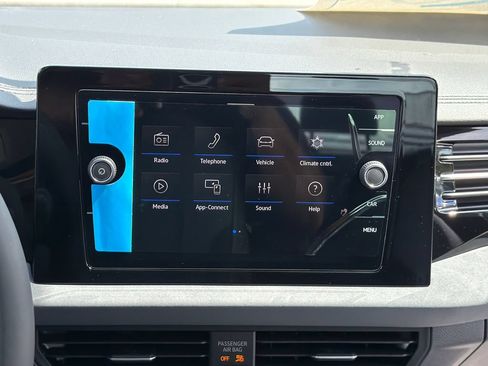 New 2026 Volkswagen Jetta SE FWD image 10