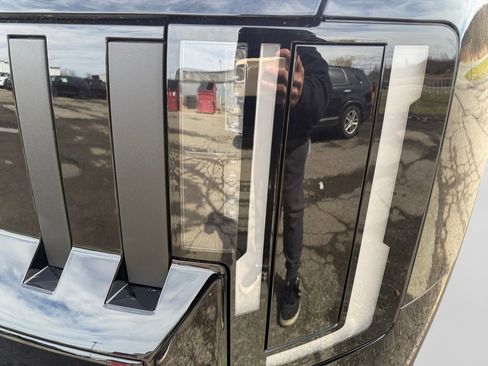 New 2027 Kia Telluride S image 22