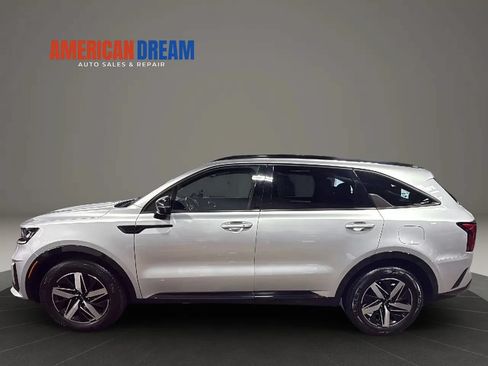 Used 2022 Kia Sorento S w/ Panoramic Sunroof Package FWD image 2