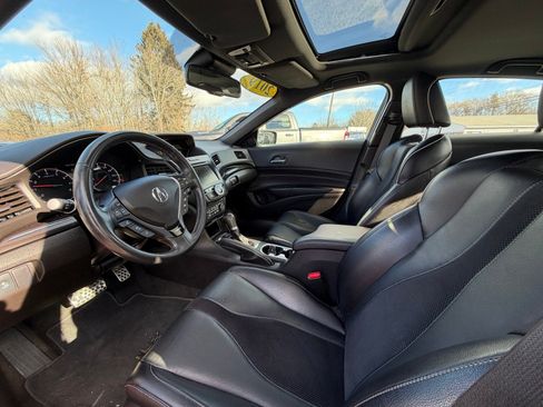 Used 2019 Acura ILX image 9