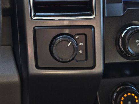 Used 2019 Ford F150 XLT w/ Equipment Group 302A Luxury AWD/4WD image 30