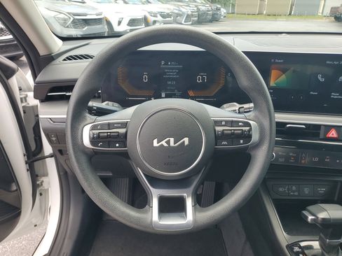 Used 2025 Kia K5 LXS FWD image 25