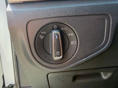 Used 2022 Volkswagen Atlas SE FWD image 19