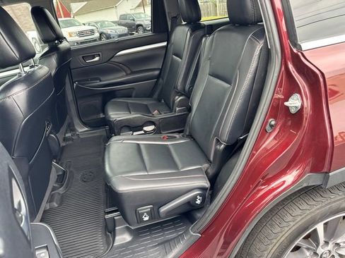 Used 2019 Toyota Highlander XLE AWD/4WD image 15