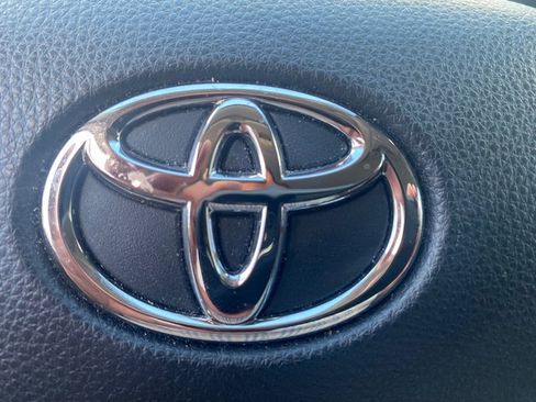 Used 2023 Toyota Highlander LE image 65