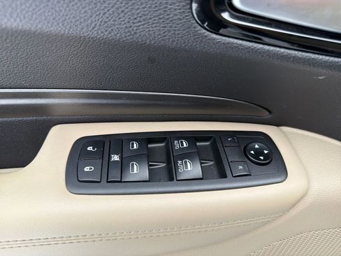 Used 2021 Dodge Durango SXT image 23