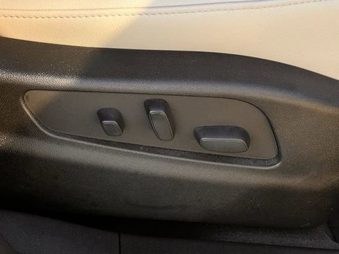 Used 2022 Cadillac XT4 Luxury image 24