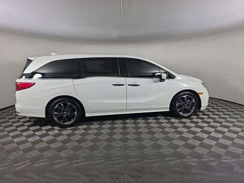 Used 2023 Honda Odyssey Elite image 6