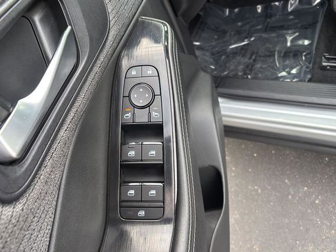 Used 2023 Nissan Rogue SV image 24