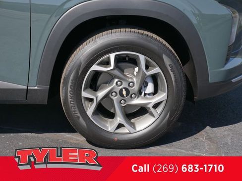 New 2025 Chevrolet Trax LT w/ Driver Confidence Package image 44