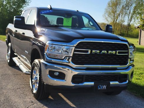 Used 2024 RAM 2500 Big Horn w/ Bed Utility Group AWD/4WD image 5