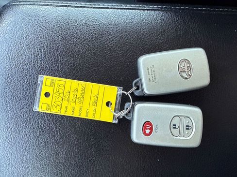 Used 2016 Toyota 4Runner Limited AWD/4WD image 33