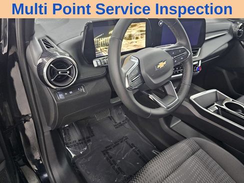 Used 2025 Chevrolet Equinox LT w/ Safety and Technology Package FWD image 11