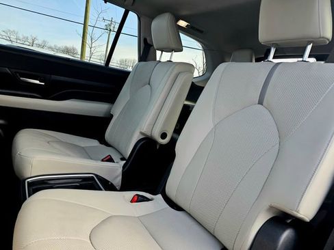 Used 2024 Toyota Grand Highlander Platinum image 24