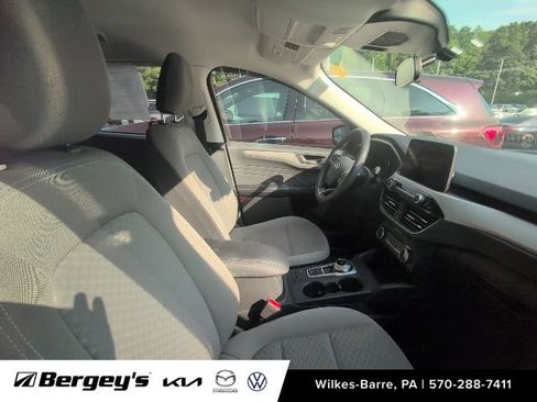 Used 2022 Ford Escape SE w/ Convenience Package FWD image 5