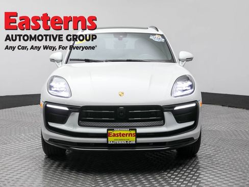 Used 2023 Porsche Macan T w/ Premium Package Plus image 2