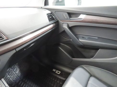 Used 2023 Audi Q5 2.0T Premium w/ Convenience Package image 18
