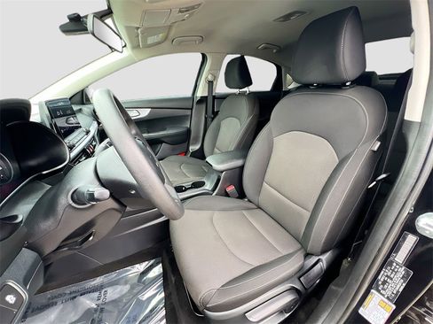 Used 2024 Kia Forte LXS w/ LXS Technology Package image 19