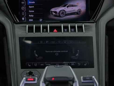 Used 2024 Lamborghini Urus Performante AWD/4WD image 65