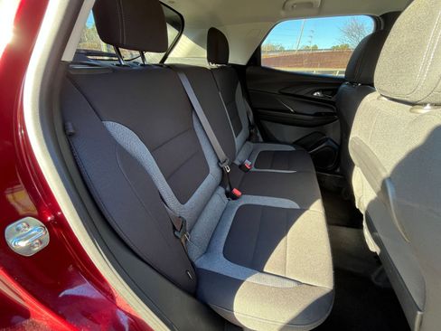 Used 2025 Chevrolet TrailBlazer LT w/ Driver Confidence Package image 34