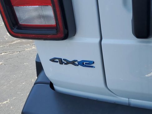 Certified 2023 Jeep Wrangler Unlimited AWD/4WD image 7