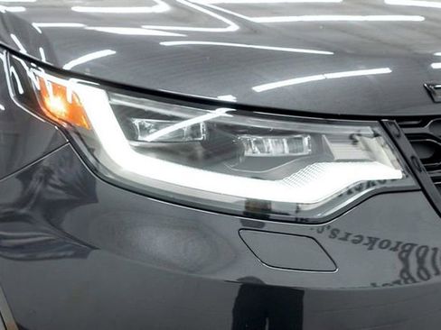 Used 2023 Land Rover Discovery S R-Dynamic image 54