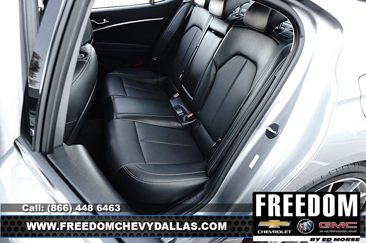 Used 2025 Genesis G70 2.5T RWD image 10