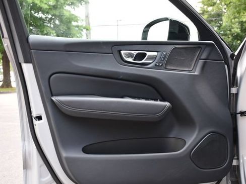 Certified 2023 Volvo XC60 B5 Plus w/ Climate Package AWD/4WD image 10