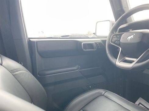 New 2025 Ford Bronco Badlands image 13