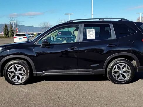 Used 2020 Subaru Forester Premium image 5