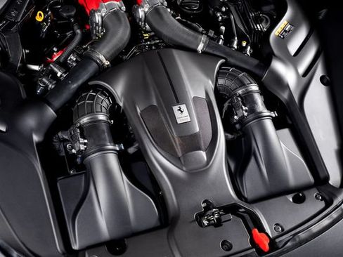 Used 2026 Ferrari Roma Spider RWD image 16