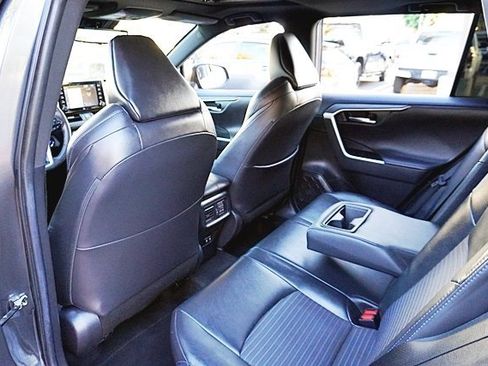 Used 2020 Toyota RAV4 XSE image 18