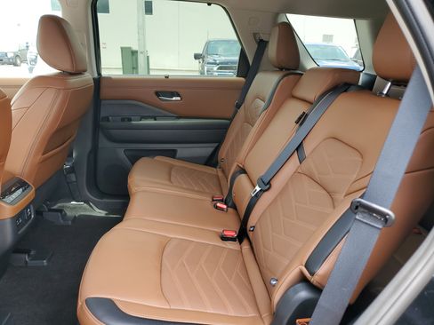 Certified 2024 Nissan Pathfinder Platinum w/ Cargo Package image 13