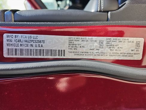 Used 2023 Jeep Grand Cherokee Altitude AWD/4WD image 34