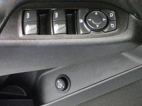 Used 2019 Chevrolet Equinox LT FWD image 16