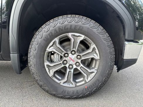 New 2026 GMC Sierra 1500 SLE AWD/4WD image 9