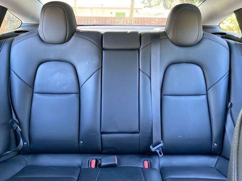 Used 2018 Tesla Model 3 Mid Range image 31